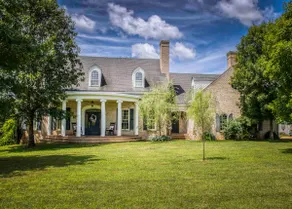 Luxurious southern mansion outside of Farmville VA - Image 2