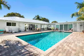 Tropical Oasis - 4 BE/2BA- 8 beds - Heated Pool - Image 4