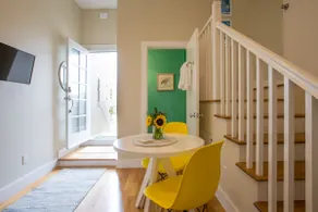 Cozy Guest Suite Near Liberty Stairs - Image 3