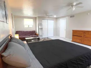 Adorable Central Casita-Close to Everything! - Image 4