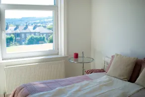 Light & airy 2 bed Victorian house with character - Image 3