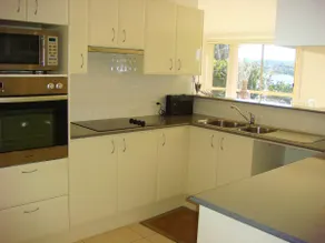 Lakeside Cottage on Lake Illawarra - Image 4