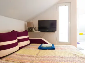 Small Loft with Terrace - Top Centre - Image 5