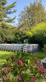 Group house with swimming pool and large garden. - Image 5