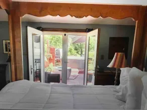 Boutique Spa Stay: Infrared Sauna & Hot Tub - Image 2