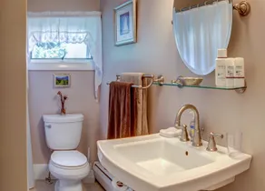 Crows Nest Suite of Green Gables Inn - Image 4