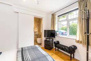 Cozy Family Flat in Twickenham - Image 3