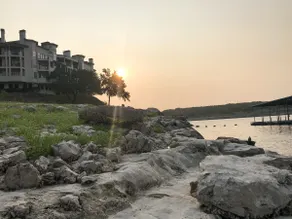 Island Oasis on Lake Travis - Image 5
