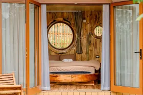 Crescent Moon House - Image 4