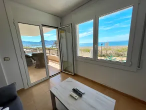 Roses Beach - Image 5