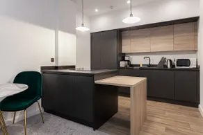 Modern & Stylish 1 Bedroom Apartment in Bolton - Image 3