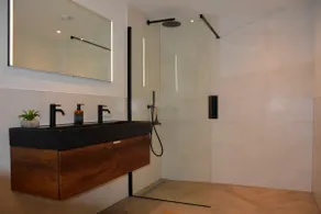 spacious apartment with views near center - Image 5