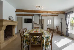 Family house in the middle of the Luberon - Image 2