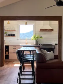 Cozy Mountain Cottage on Brew/Wine Trail-King Bed - Image 4