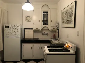 The Annex - Bright and Cozy Second Floor Apartment - Image 4