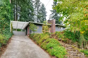 Cool Mid-Century Bungalow! - Image 2