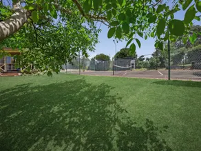 Spacious Sorrento Retreat - Image 5