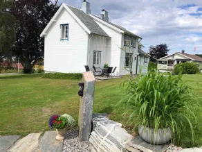 Holiday home in Vikebukt, Romsdalen. Beach and pier. - Image 2
