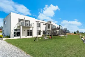 Paradise Point - Tamar Valley w/ heated pool - Image 3
