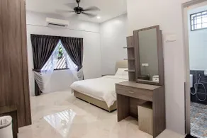 Semi-D Muar (75A) ♦ 10pax+ ♦ Family suites - Image 3