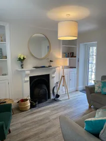 Stylish village cottage - short walk to the beach! - Image 4