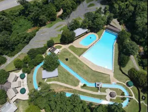 Cabin / Retreat with Lazy River and Pools - Image 4