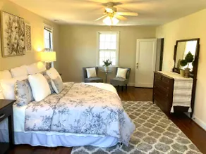 Magnolia Manor 4 Bedrooms , 2 Baths Cheerful house - Image 5