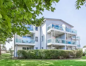 Apartment near the beach at the marina - Image 2