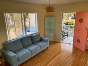 Amazing 1950’s style Beach House! - Image 2