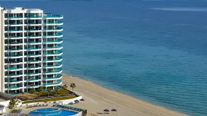 Crystal Blue Ocean Front Condo - Image 4