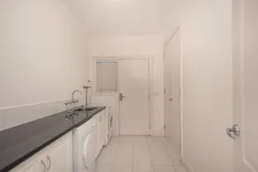 Cheerful 4 bedroom 3.5 bathroom 1 study big house - Image 4