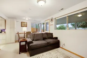 Cozy & Private Grand-Suite Oasis Bellevue - Image 4