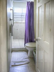 Prof & Suzanne's 2 Bedroom Flat - Image 5