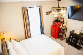 SoH Private Guest Suite (Separate Bath, Entrance) - Image 3