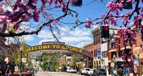 Walk to dining/bars/parks! Ideal for Red Rocks! - Image 4
