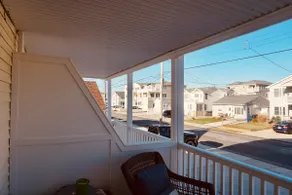 Enjoy the sounds and breeze of the ocean - Image 4