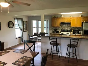 Cibolo Creek Country Cottage on over 2 acres - Image 5