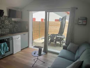 2-bedroom house with private garden - Image 4