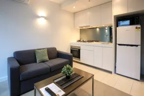 Flinders Street Apartments Melbourne CBD - Image 5