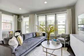 Lux Urban Retreat★Easy access to it all!★Fast WIFI - Image 3