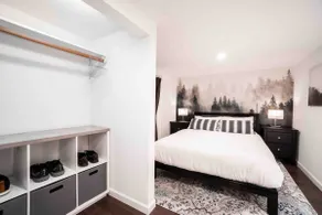 Trendy suite in cozy craftsman house! - Image 5