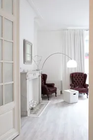 White Lady: Large deluxe room, perfect location - Image 3