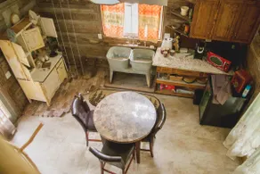 Moonshine Runners Cabin - Image 4