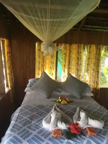 Absolute beach front bungalows - Image 4