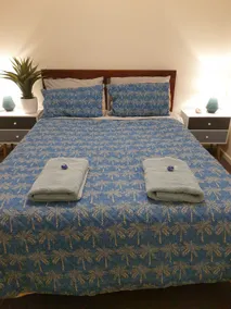 Hawke House 3 bed, 2 bthrm & spacious living area. - Image 2