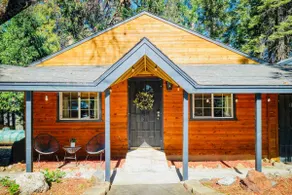 Compass SOUTH! A Boho Bungalow • Fast Wi-Fi • A/C - Image 4