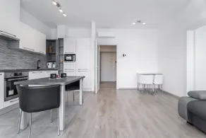 BpR CHIC White Home with Terrace & A/C & Garage - Image 4