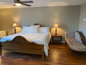 Mandarin Pet Friendly Fenced in Yard Sleeps 8 - Image 2