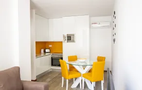NEW! Apartments Castelo - Ap Amarelo R/C Frente - Image 2