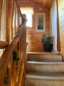 Cozy Log Home Hideaway - Image 5
